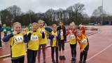 Kinderen bij de openingswedstrijd in Assen.